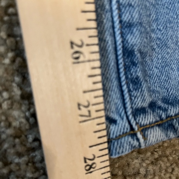 Madewell The Mom Jean in Melva Wash size 26 - Picture 9 of 16